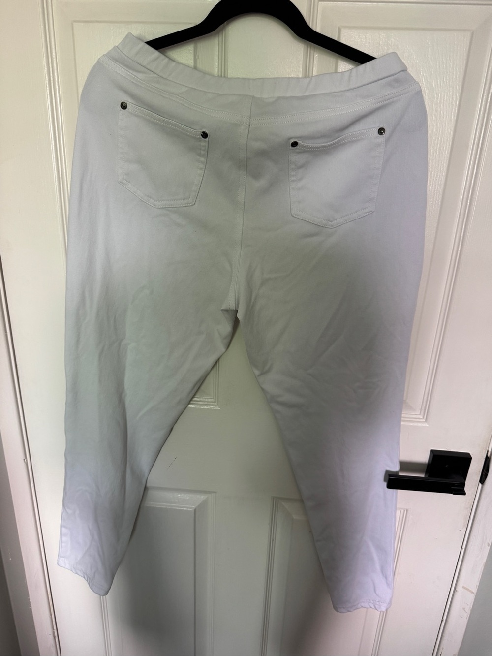 Style & Co. White Pull-On Capri Pants
